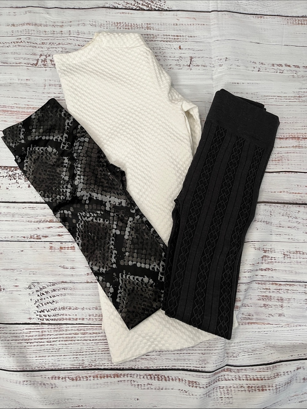 Reflex Women's White Tunic with Black Patterned and Cable-Knit Leggings Set